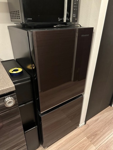 【極美品】ハイセンス2ドア冷凍冷蔵庫2023年製HR-G13C-BR 135L