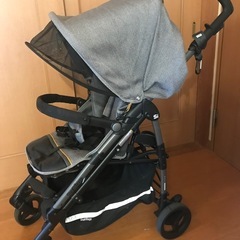 ベビーカー　　
