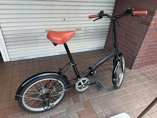 ★美品★20インチ　外装6段変速付き折り畳み自転車　ブラック