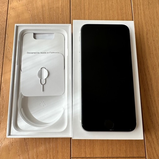 iPhone SE 第二世代 64GB SIMフリー　目立つ傷なし