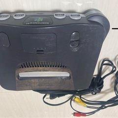 Nintendo 64 本体、カセット セットの画像