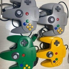 Nintendo 64 本体、カセット セットの画像