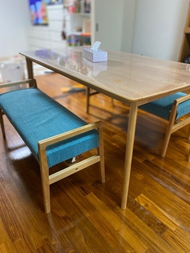 最安値‼️木製の落ち着いたダイニングテーブル