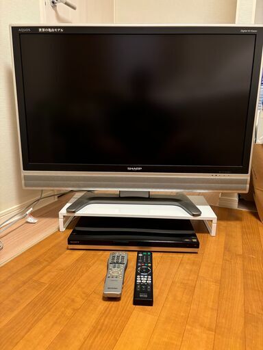 37型SHARPテレビ　ソニーBlu-ray HDDレコーダー 2TB テレビ台　三点セット