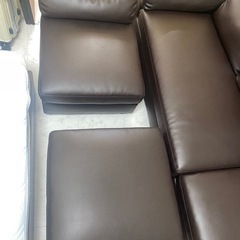 本日引き取り可能でしたら ２千円で譲ります6人用ソファの画像