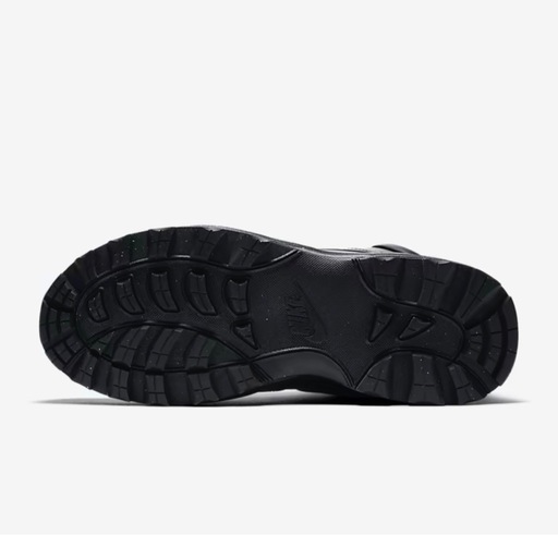 NIKEマノアレザー　ブラック　　
