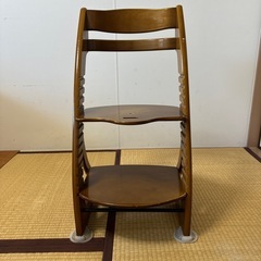 スクスクスリームチェア 茶色の画像