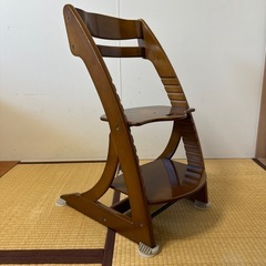 スクスクスリームチェア 茶色の画像