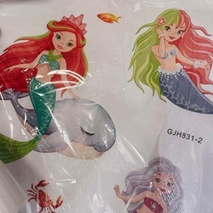 ウォールステッカー 人形 落書き隠し 模様替え 女の子 お部屋の画像