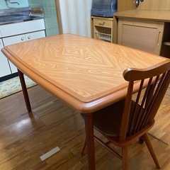 ダイニングテーブル