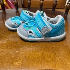 ムーンスターベビーサンダルの画像