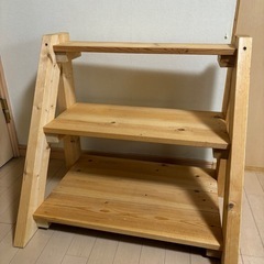 ハンドメイド階段型シェルフの画像