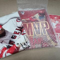 大谷選手MVP記念アルバムとタオル