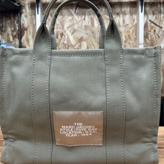 【超美品】マークジェイコブス MARC JACOBS トートバッグ ミディアム　カーキの画像