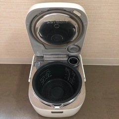 最終値下げ出品です【動作確認済】Panasonic パナソニック スチームIH炊飯器  ECONAVI搭載 ダイヤモンド竈釜5.5合炊きの画像
