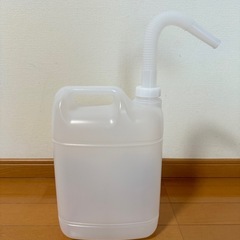 ポリボトル　５リットル　　新品３本セット　　１００円にて