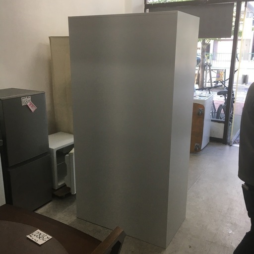 4人用スチールロッカー