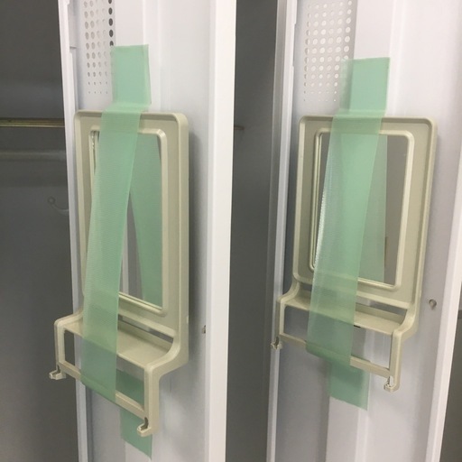 4人用スチールロッカー