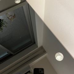 美品！スタイリッシュなデスクの画像