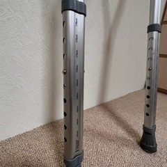 中古品　松葉杖2本セットの画像