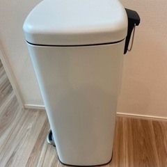 値下げ！ ペダル式ゴミ箱 30Lの画像