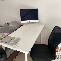 ホワイトテーブル（デスク）とデスクチェアのセット
