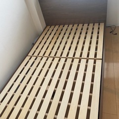 ベッドフレームの画像