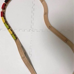 玩具 イケヤ 木の車の画像