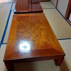 座卓(縦148㎝横88㎝高さ32､5㎝)黄土色。座卓(縦149㎝...