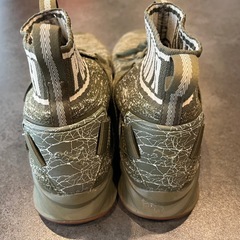 puma カーキ　スニーカー　28cmの画像