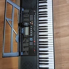 電子ピアノ
