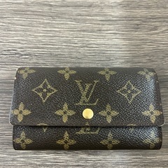 VUITTON財布