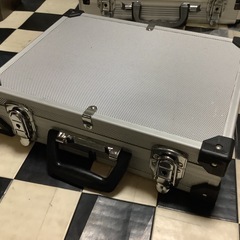 【リサイクルサービス八光】幅35cm　アルミ製　アタッシュケース...