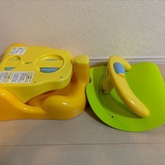  Aprica(アップリカ) バスチェアー 新生児から はじめてのお風呂から使えるバスチェア YE 91593 イエロー　美品の画像