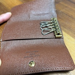 VUITTONモノグラムキーケースの画像