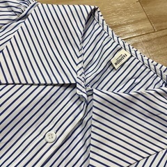 新品未使用パフスリーブシャツの画像