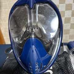 フルフェイス型シュノーケルの画像