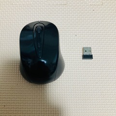 キーボード　マウス　イヤホンの画像