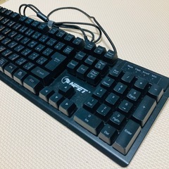 キーボード　マウス　イヤホンの画像