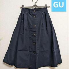 M ジーユー フレアスカート 紺色 大きめボタン