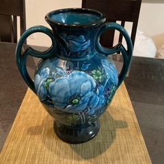 綺麗な花瓶の画像
