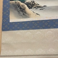 彩色　山水の掛け軸の画像