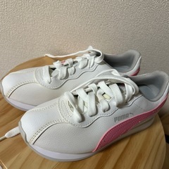 レディース23センチPUMAスニーカー