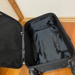 【お譲り先決定】スーツケース　バッグ　旅行　黒　の画像
