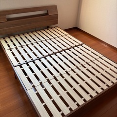 ダブルベッド、マットレスつき