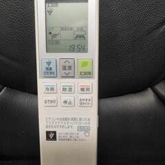 SHARPエアコンのリモコンの画像