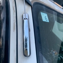 ハイエース200系ウィンドモール　アンテナカバーの画像