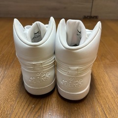 NIKEハイカットスニーカーの画像