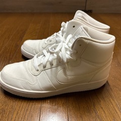 NIKEハイカットスニーカーの画像