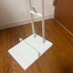 ダイソン掃除機スタンドの画像